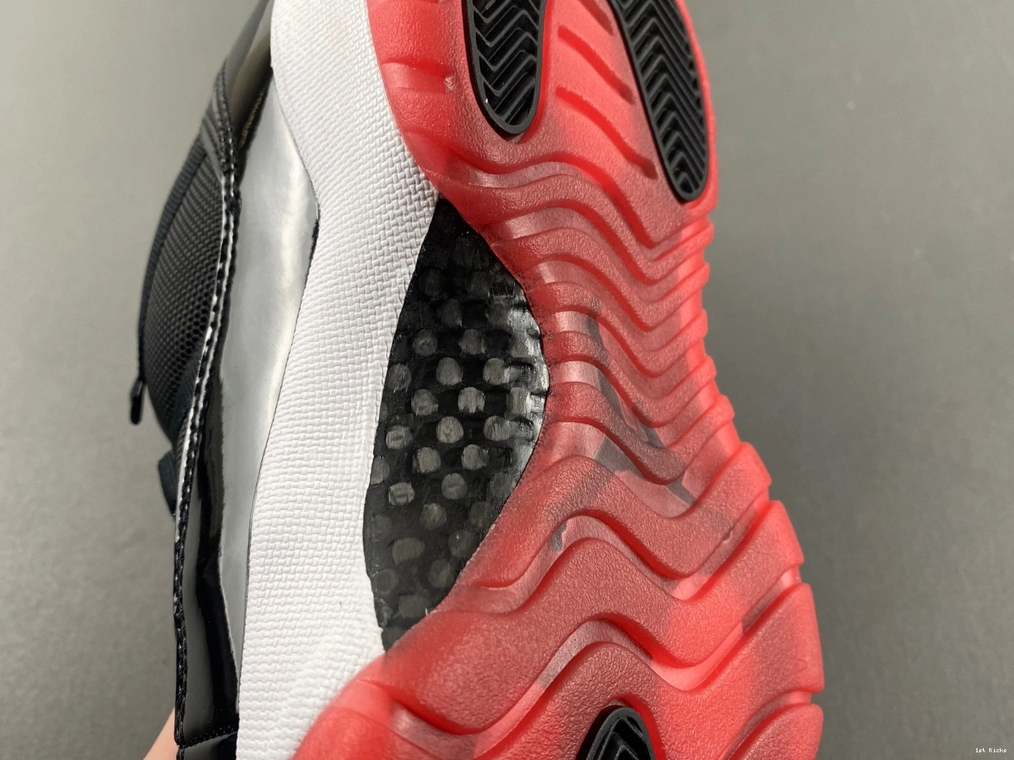 Low Jordan 'Bred' 2025 FV5104-006 11 Air Retro 0308